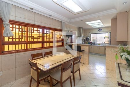 Casa à venda com 300m², 3 quartos e 6 vagasCozinha