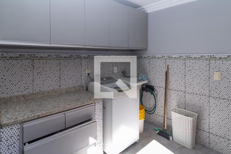 Casa à venda com 300m², 3 quartos e 6 vagasÁrea de Serviço