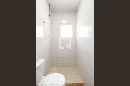 Banheiro de casa para alugar com 1 quarto, 17m² em Vila Bertioga, São Paulo