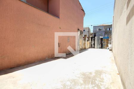 Casa para alugar com 17m², 1 quarto e 1 vaga Casa para alugar com 17m², 1 quarto e 1 vagaGaragem