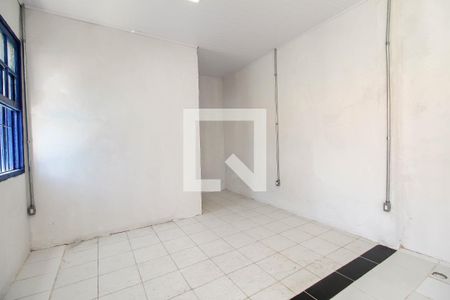 Sala/Quarto de casa para alugar com 1 quarto, 17m² em Vila Bertioga, São Paulo