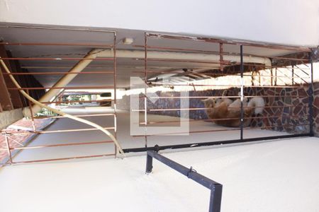 Casa à venda com 188m², 4 quartos e 4 vagasCorredor Externo