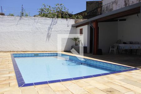 Casa à venda com 188m², 4 quartos e 4 vagasPiscina
