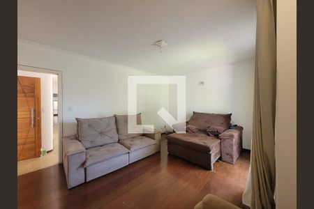 Sala de TV de casa à venda com 4 quartos, 188m² em Vila Nogueira, Campinas