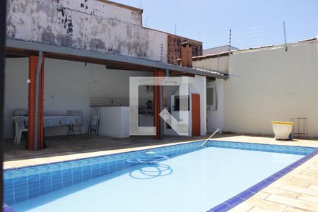 Casa à venda com 188m², 4 quartos e 4 vagasPiscina