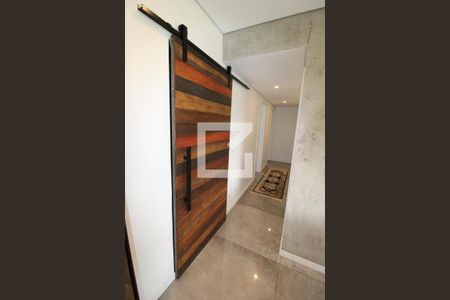 Corredor de apartamento à venda com 3 quartos, 140m² em Vila Suzana, São Paulo