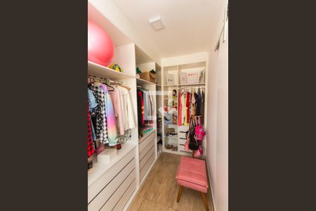 Casa para alugar com 120m², 2 quartos e 2 vagasSuíte 1 - Closet 