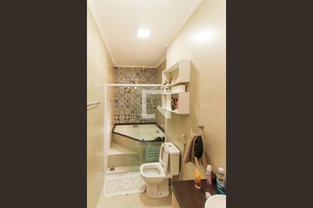 Casa para alugar com 120m², 2 quartos e 2 vagasBanheiro da Suíte 1