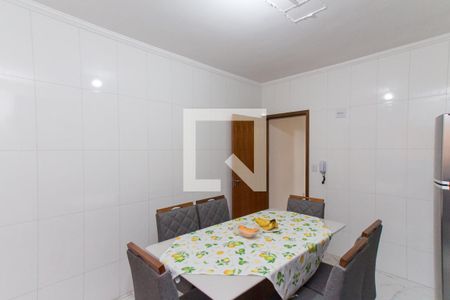 Casa para alugar com 120m², 2 quartos e 2 vagasCozinha