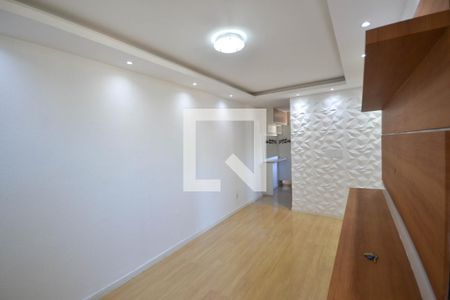 Sala de apartamento para alugar com 2 quartos, 44m² em Cerâmica, Nova Iguaçu