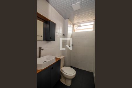 Banheiro de apartamento à venda com 1 quarto, 37m² em Camaquã, Porto Alegre