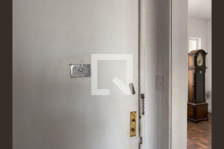 Entrada de apartamento à venda com 2 quartos, 90m² em República, São Paulo