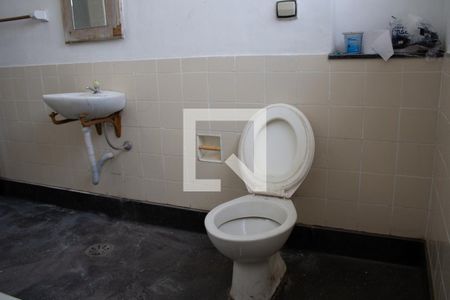 Apartamento à venda com 90m², 2 quartos e sem vaga Apartamento à venda com 90m², 2 quartos e sem vagaBanheiro