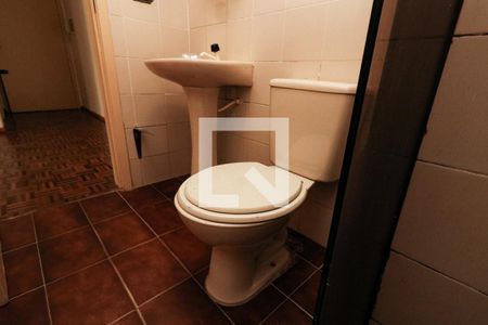 Banheiro de kitnet/studio para alugar com 1 quarto, 50m² em Cidade Baixa, Porto Alegre