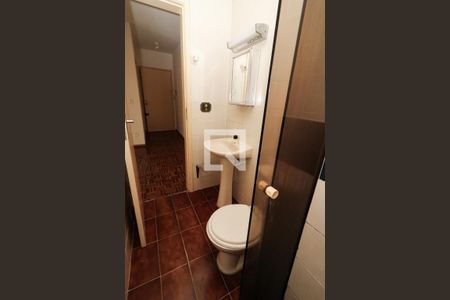 Banheiro de kitnet/studio para alugar com 1 quarto, 50m² em Cidade Baixa, Porto Alegre
