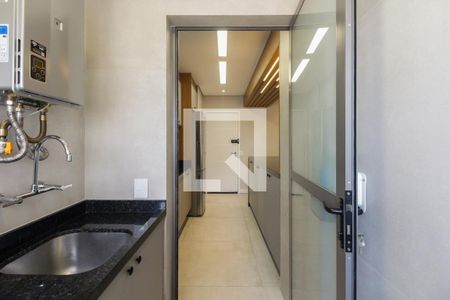 Apartamento à venda com 81m², 3 quartos e 1 vagaÁrea de Serviço 