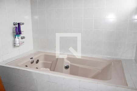 Casa para alugar com 256m², 3 quartos e 3 vagasBanheiro da Suite