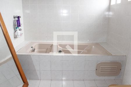 Casa para alugar com 256m², 3 quartos e 3 vagasBanheiro da Suite