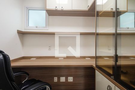 Apartamento à venda com 118m², 3 quartos e 3 vagas Apartamento à venda com 118m², 3 quartos e 3 vagasEscritório