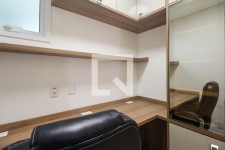 Apartamento à venda com 118m², 3 quartos e 3 vagas Apartamento à venda com 118m², 3 quartos e 3 vagasEscritório