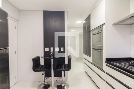Apartamento à venda com 118m², 3 quartos e 3 vagas Apartamento à venda com 118m², 3 quartos e 3 vagasCozinha