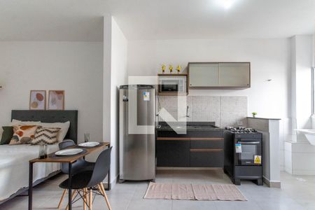 Sala/ cozinha  de kitnet/studio para alugar com 1 quarto, 27m² em Jardim Iporanga, Guarulhos