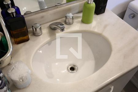 Apartamento à venda com 105m², 2 quartos e 2 vagas Apartamento à venda com 105m², 2 quartos e 2 vagasBanheiro da Suíte 1