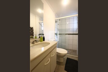 Apartamento à venda com 105m², 2 quartos e 2 vagas Apartamento à venda com 105m², 2 quartos e 2 vagasBanheiro da Suíte 1