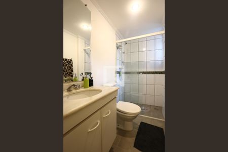 Apartamento à venda com 105m², 2 quartos e 2 vagas Apartamento à venda com 105m², 2 quartos e 2 vagasBanheiro da Suíte 1