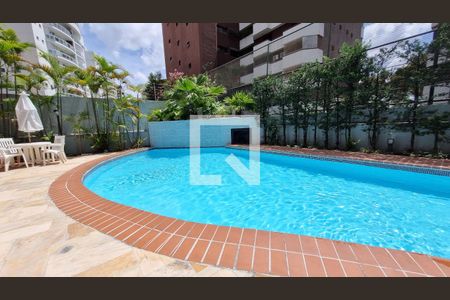 Apartamento à venda com 105m², 2 quartos e 2 vagas Apartamento à venda com 105m², 2 quartos e 2 vagasÁrea comum - Piscina