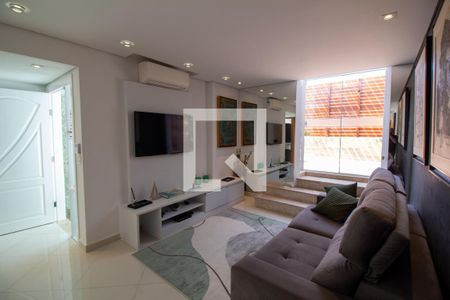 Sala de casa à venda com 2 quartos, 140m² em Jardim Aeroporto, São Paulo