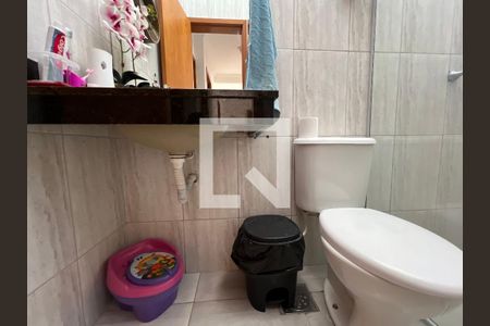Banheiro de casa de condomínio para alugar com 3 quartos, 108m² em Xangri-lá, Contagem