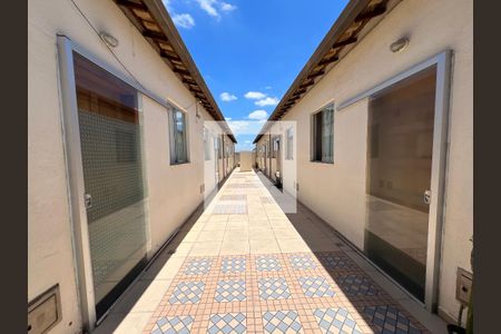 Casa de condomínio para alugar com 108m², 3 quartos e 2 vagas Casa de condomínio para alugar com 108m², 3 quartos e 2 vagasHall social