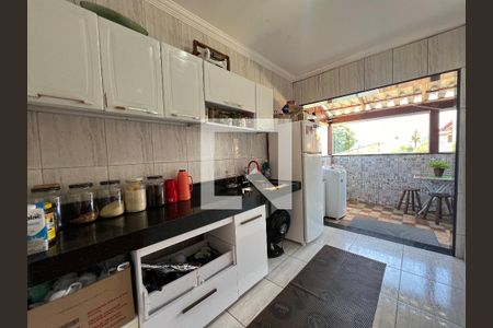 Cozinha de casa de condomínio para alugar com 3 quartos, 108m² em Xangri-lá, Contagem