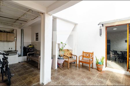 Casa à venda com 220m², 3 quartos e 3 vagas Casa à venda com 220m², 3 quartos e 3 vagasLavanderia