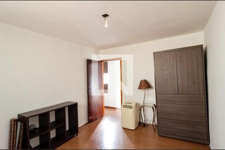 Casa à venda com 220m², 3 quartos e 3 vagas Casa à venda com 220m², 3 quartos e 3 vagasQuarto 2