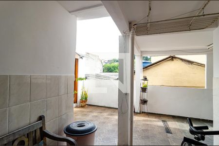 Casa à venda com 220m², 3 quartos e 3 vagas Casa à venda com 220m², 3 quartos e 3 vagasLavanderia