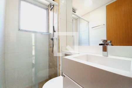 Banheiro de apartamento à venda com 2 quartos, 45m² em Parque das Cachoeiras, Campinas