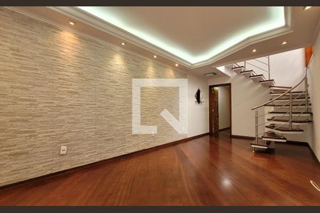 Casa à venda com 3 quartos, 205m² em Vila Camilopolis, Santo André