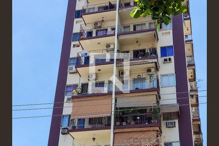 Apartamento à venda com 67m², 2 quartos e 1 vagaFachada e portaria