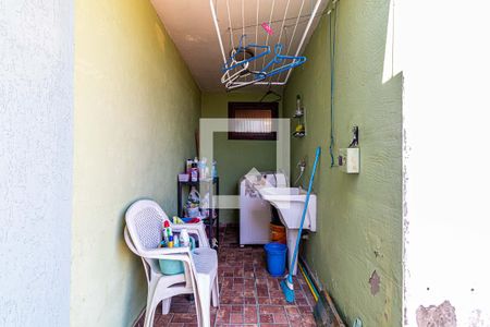 Casa de condomínio à venda com 190m², 3 quartos e 2 vagasLavanderia