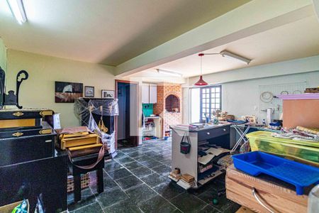 Casa de condomínio à venda com 190m², 3 quartos e 2 vagasSalão