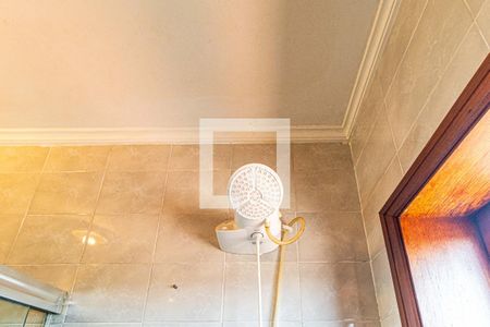 Casa de condomínio à venda com 190m², 3 quartos e 2 vagasBanheiro social