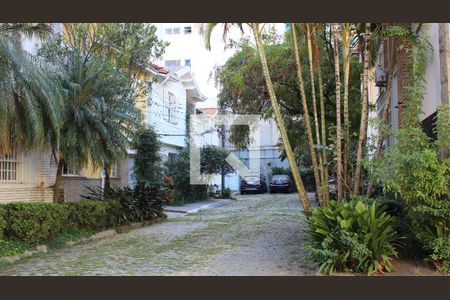 Casa à venda com 150m², 3 quartos e 2 vagasVila