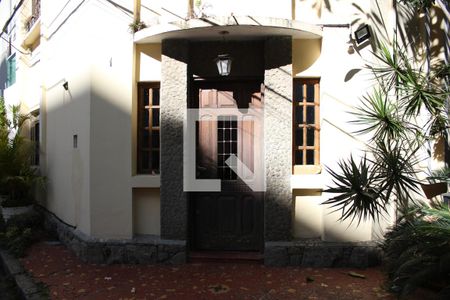 Casa à venda com 150m², 3 quartos e 2 vagasEntrada do Sobrado