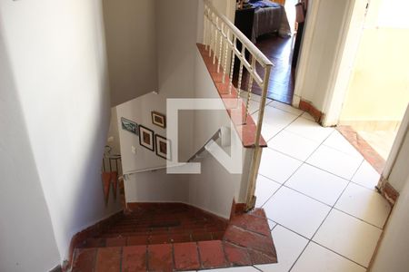 Casa à venda com 150m², 3 quartos e 2 vagasEscada