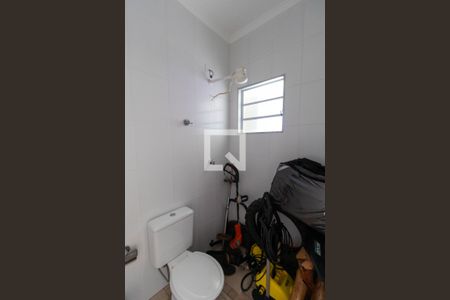 Casa à venda com 260m², 3 quartos e 4 vagasBanheiro de Serviço