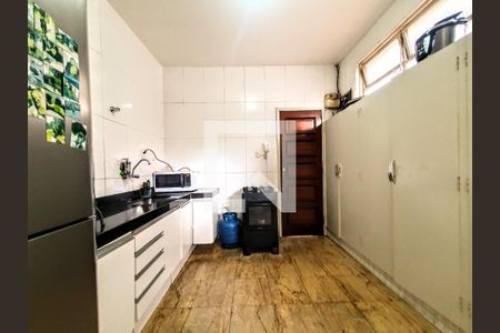 Casa à venda com 150m², 4 quartos e 1 vaga Casa à venda com 150m², 4 quartos e 1 vagaCozinha