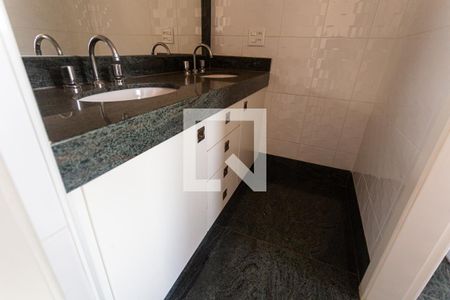 Apartamento para alugar com 166m², 3 quartos e 3 vagasArmário do Banheiro da Suíte 3