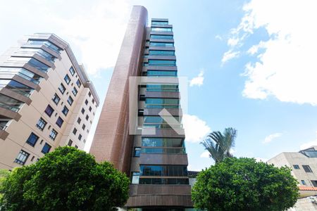 Apartamento para alugar com 166m², 3 quartos e 3 vagasFachada